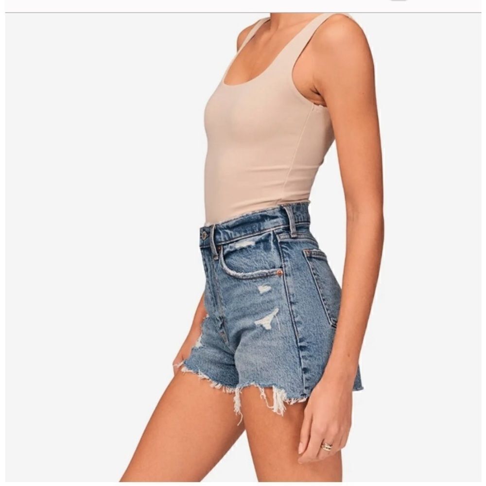 Abercrombie & Fitch Distressed High Rise Mom Shorts Size 25